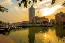 khung cảnh khuôn viên trường