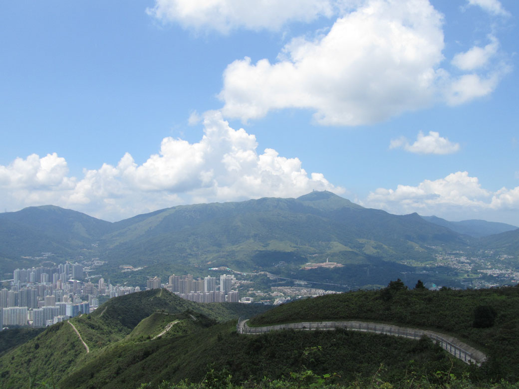  p>八仙岭郊野公园(划定于1978年4月7日)是香港郊野公园之一,位于香港