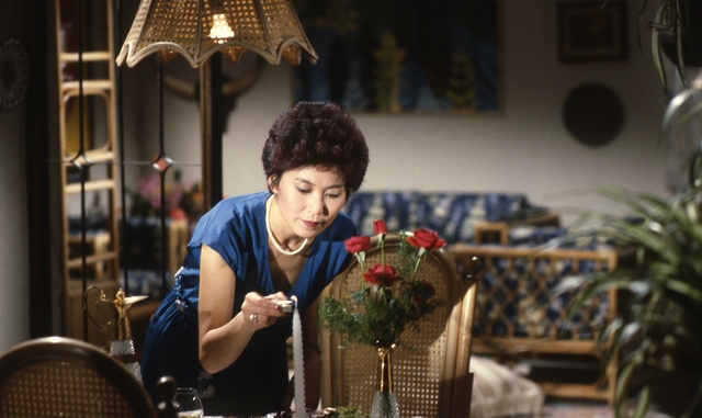  p data-id="gnb8tmsv5i">1982年香港tvb电视台播映的电视剧《一家亲