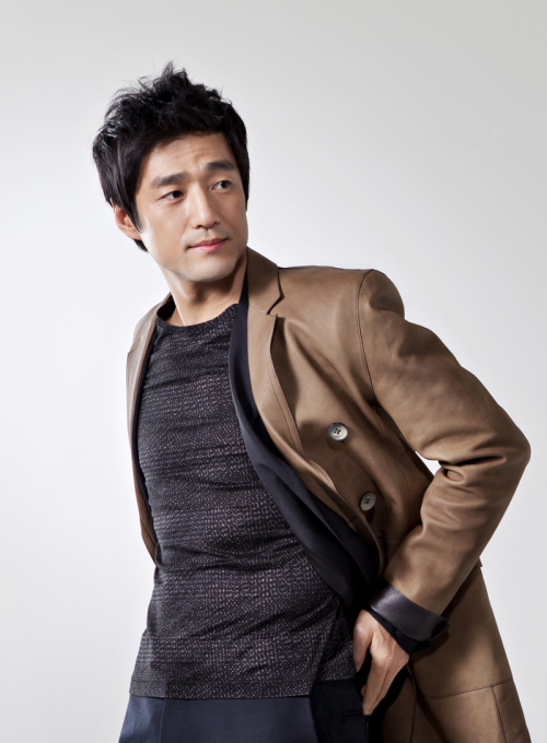  p>池珍熙,1971年6月24日出生于韩国首尔,韩国男演员,毕业于明知专业