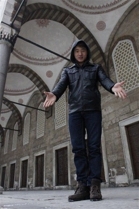  p>李振宇,男,国家二级杂技 a target="_blank" href="/item/演员