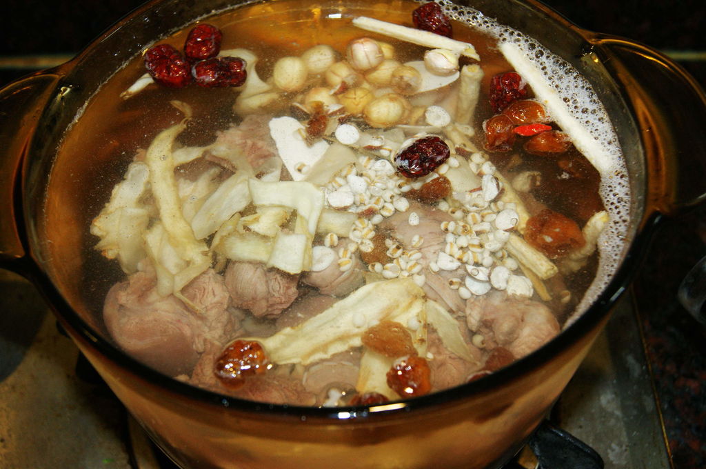 滋补姜块羊肉汤