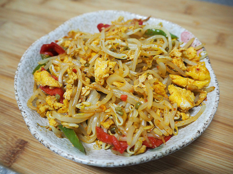  p>豆芽菜炒鸡蛋是一道以豆芽菜,鸡蛋等为主要食材制作的美食. /p>