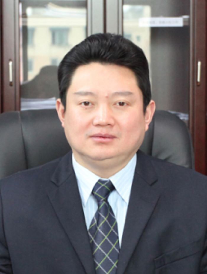 曾任四川省筠连人民政府县长,中共筠连县委书记,二级巡视员.