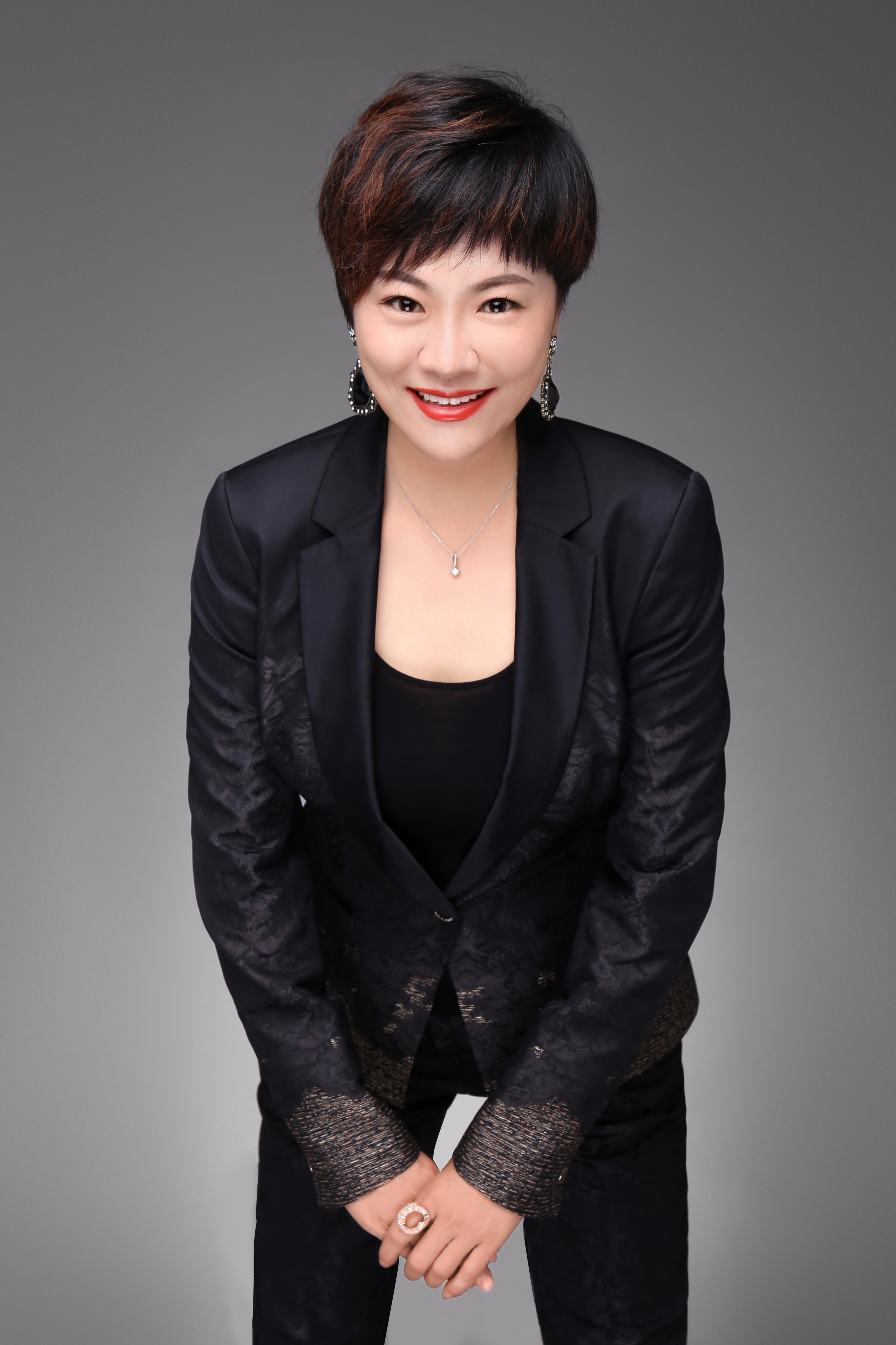  p data-id="go03zxm9br">董蕾蕾,女,大连人