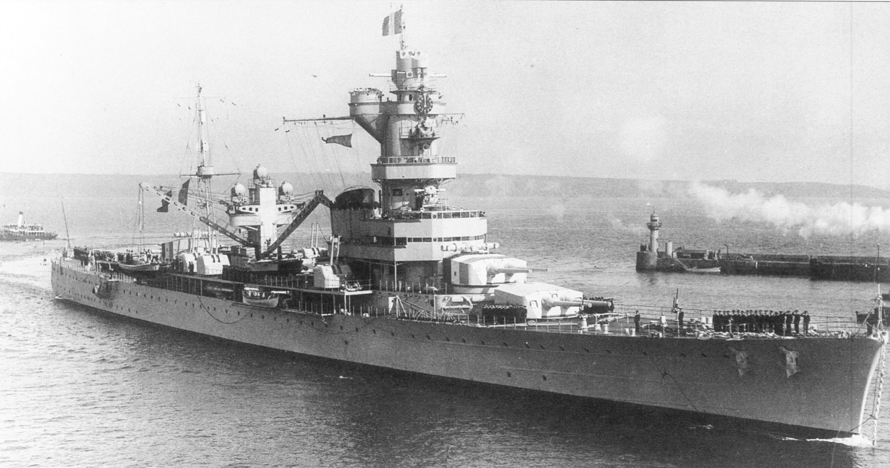 阿尔及利亚号重巡洋舰