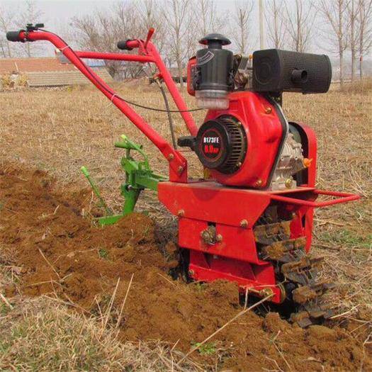  p>施肥机,施放肥料的机械.