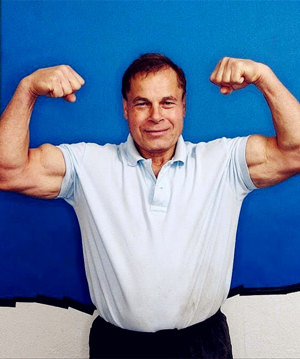  p>弗朗哥·哥伦布(1941年08月17日 - 2019年08月30日),被称为"撒丁岛