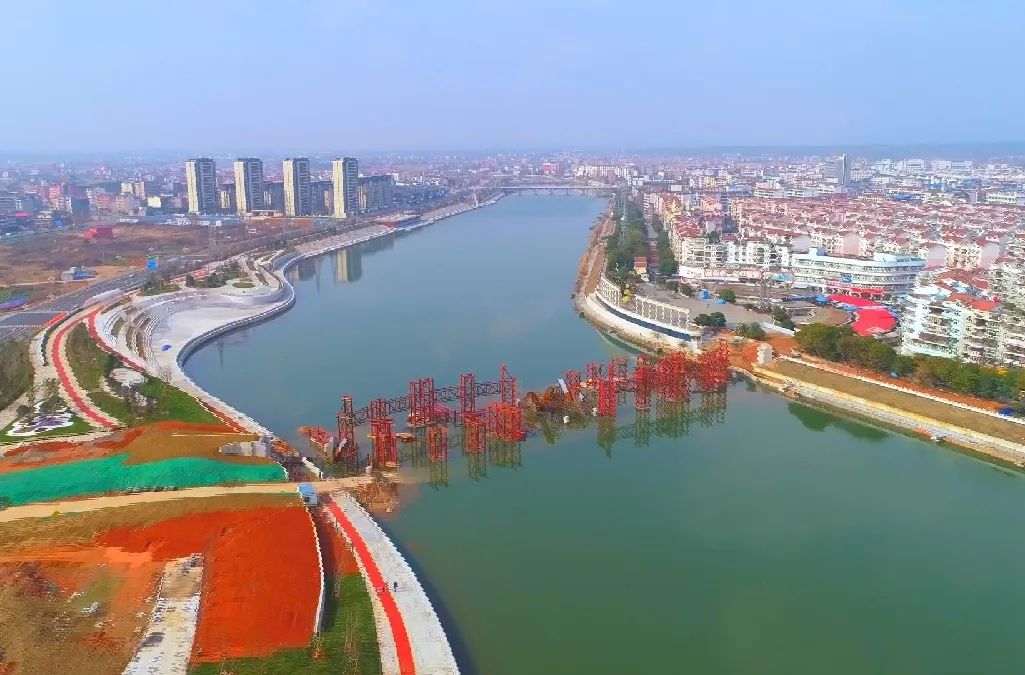  p>武举潦河公园项目占地面积290余亩,公园建设拉开了安义县的城市