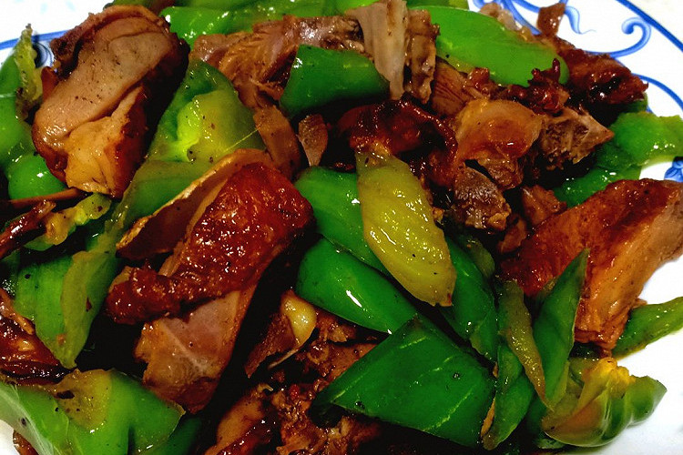 尖椒爆鸭块