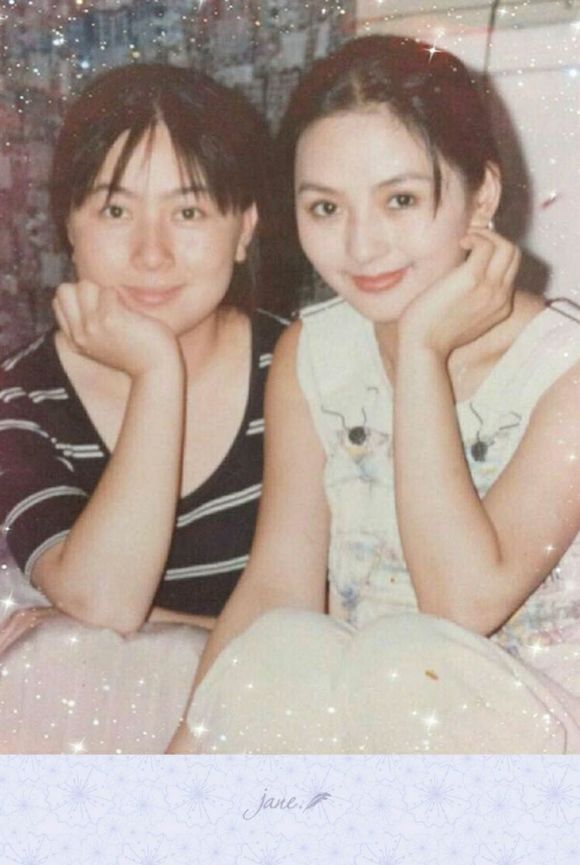 在经典剧集上海滩中饰演大反派"冯敬尧"1983年,在黄日华翁美玲主演