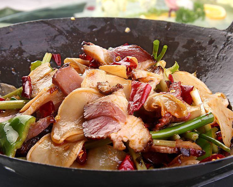 腊肉干锅土豆片