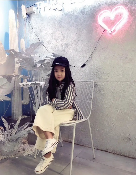  p data-id="go0c1zuy5b">丛尚 i>(别名:小葱花) /i>,中国内地女演员