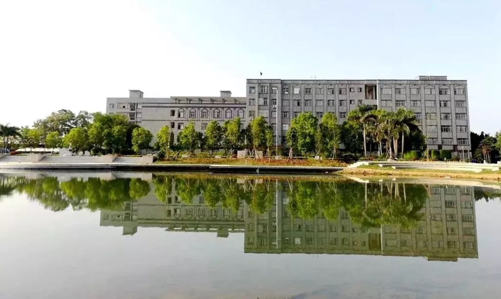  p>广西交通职业技术学院(guangxi vocational and technical college