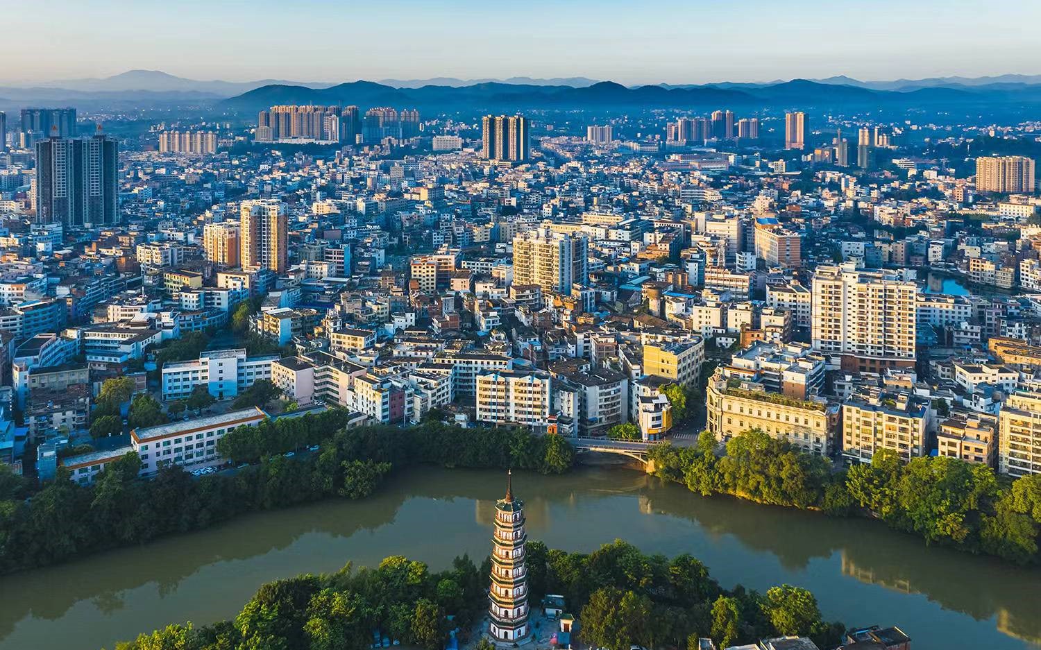 " data-lemmaid="4160813">罗定文塔 /a>,位于广东省罗定市城区