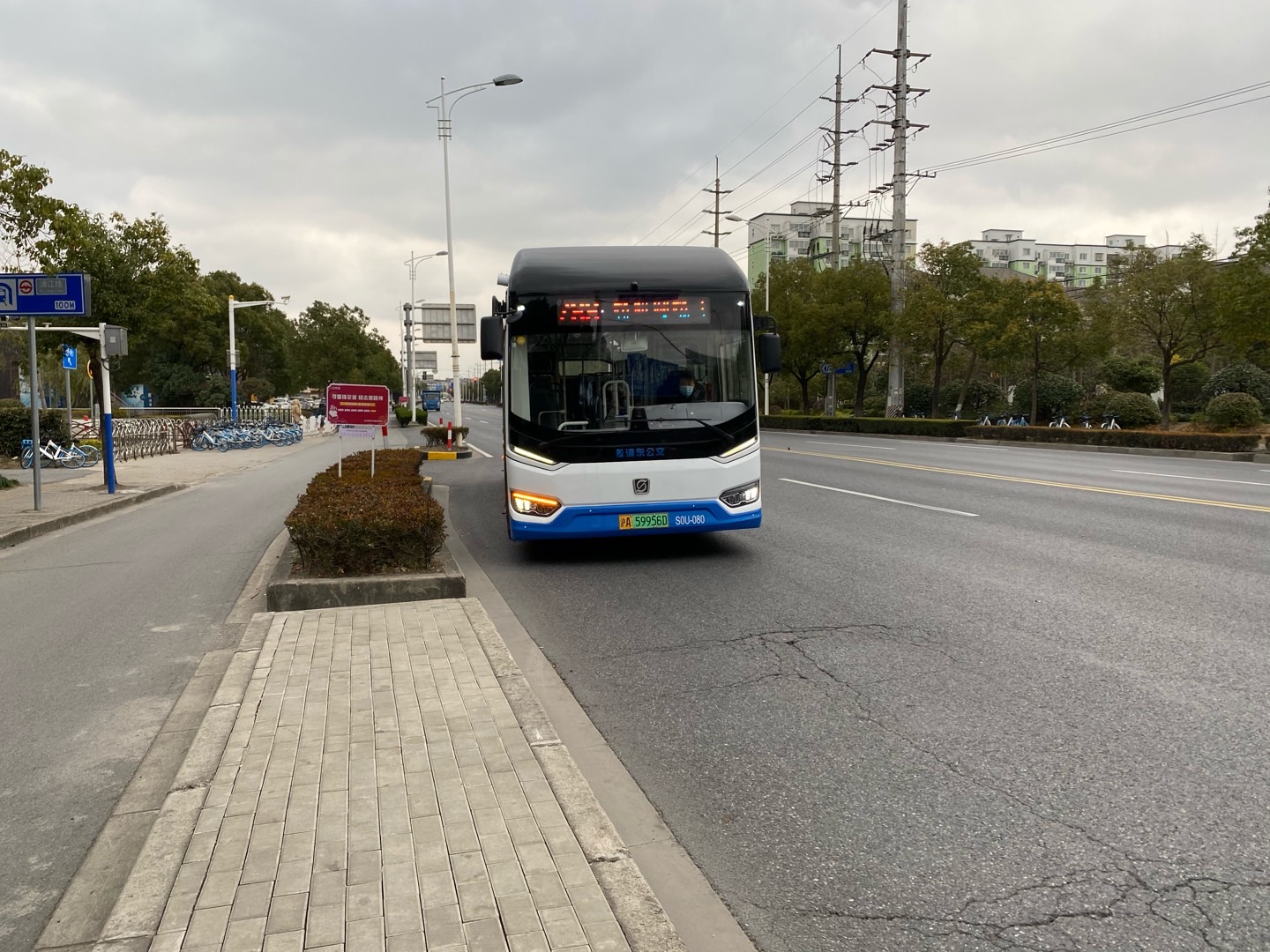 v95rrmkt">上海公交788路是一条上海市内公交线路,由芦杜专线拆分而来