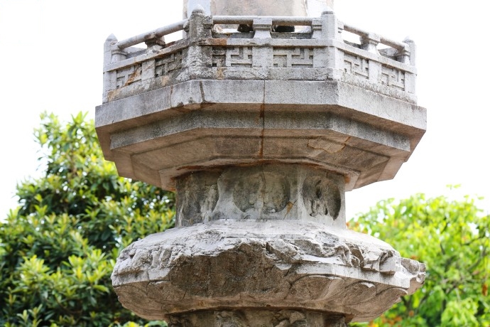  p data-id="gnhd6i08em">松江唐经幢,全名"佛顶尊胜陀罗尼经幢",为