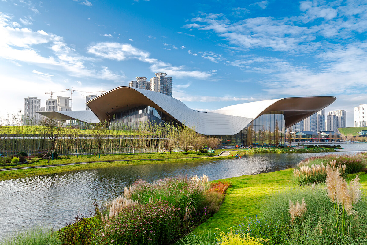  p data-id="skjnu6bjl2jt">天府艺术公园,位于四川省成都市金牛区