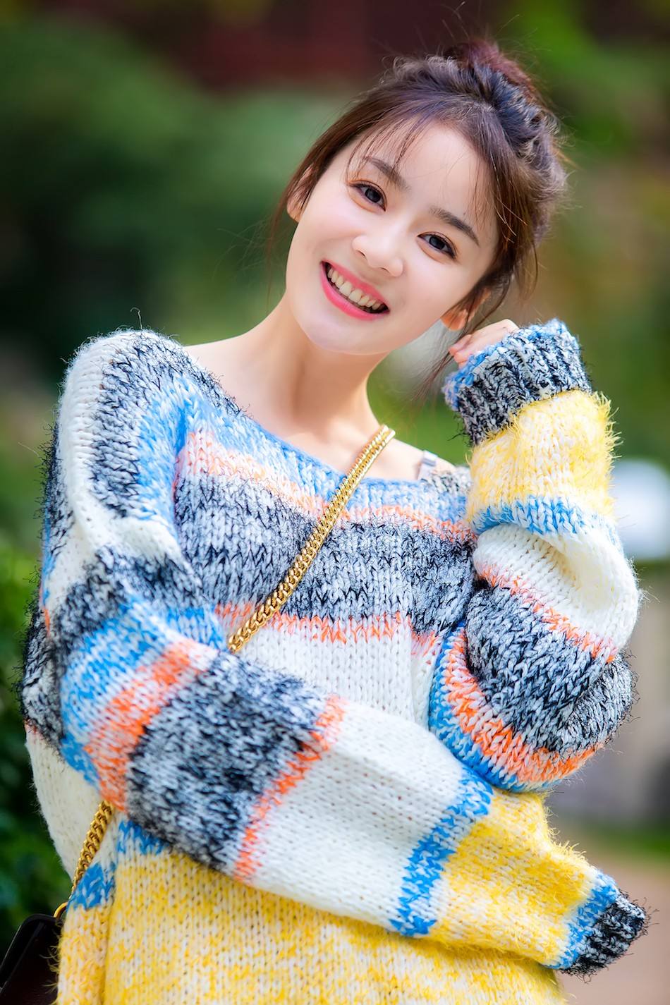412y">娜吉玛,1994年12月25日出生于新疆维吾尔自治区,中国内地女演员