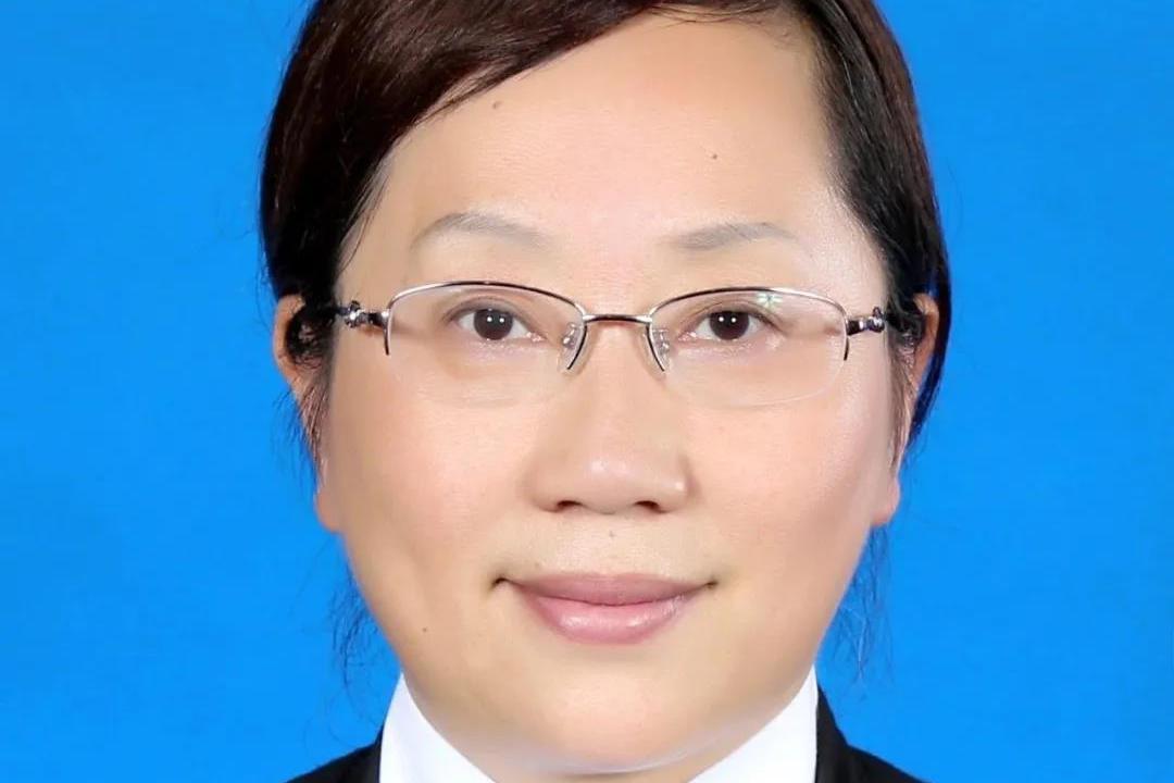  p>肖红玲律师,女,汉族,中国籍,专职律师,现执业