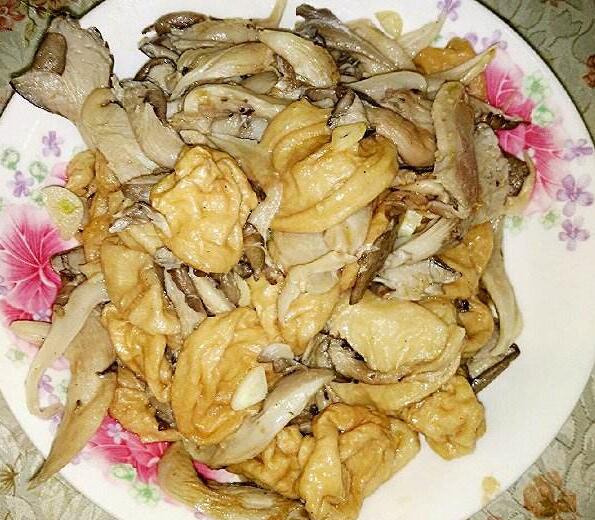 平菇蚬肉煮面筋