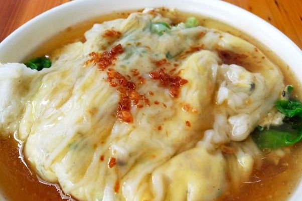  p data-id="gnwfozsoc0">普宁肠粉是一种使用米作成的潮汕小吃,也是