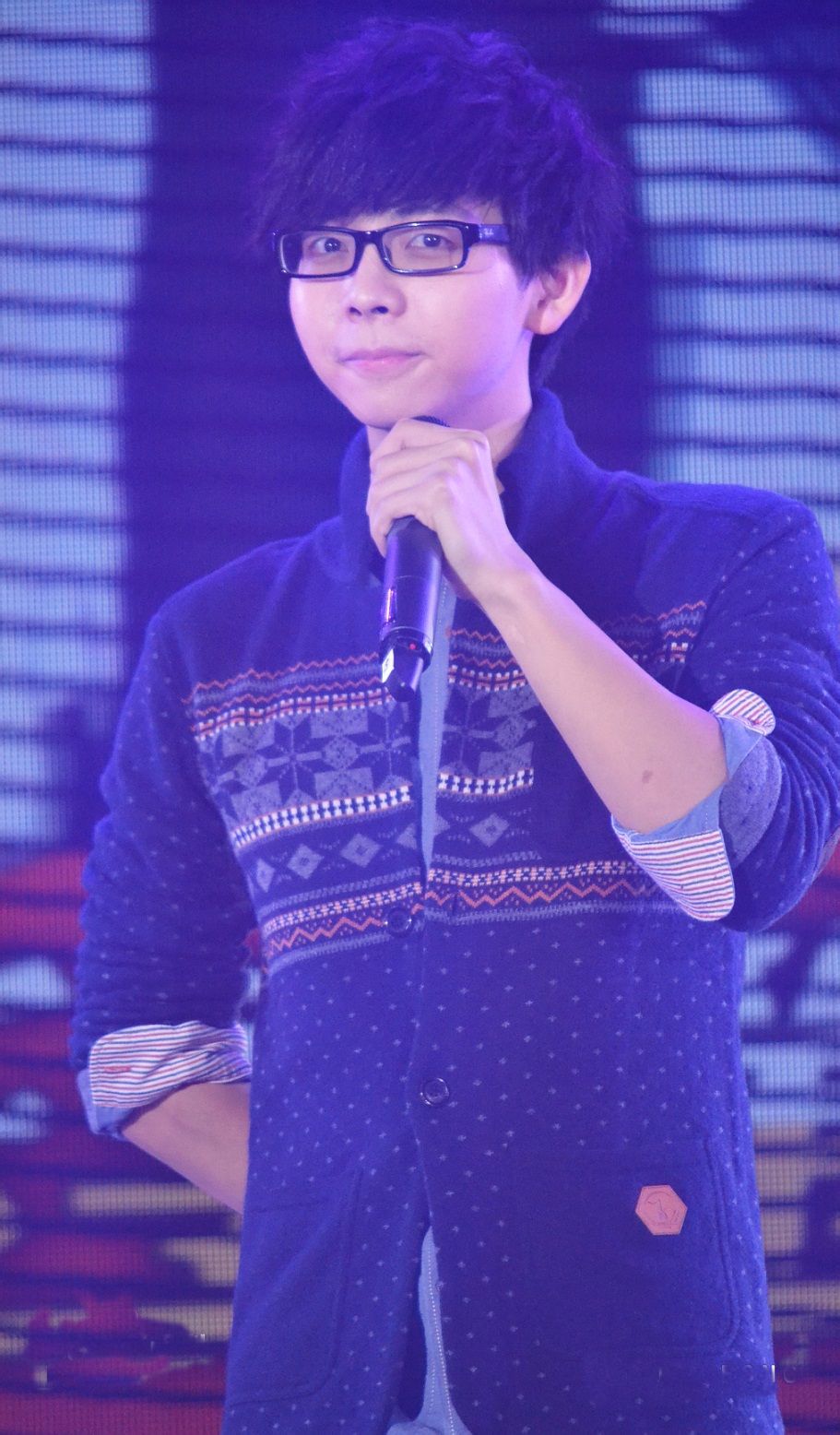 1990年3月1日出生于广西壮族自治区南宁市西乡塘区,中国内地男歌手