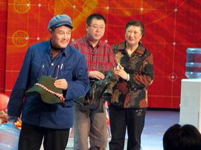  p>《2004年中央电视台春节联欢晚会》 i>(简称:2004年央视猴年春晚 