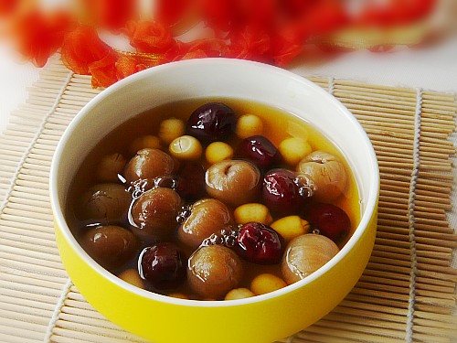 莲子炖红枣