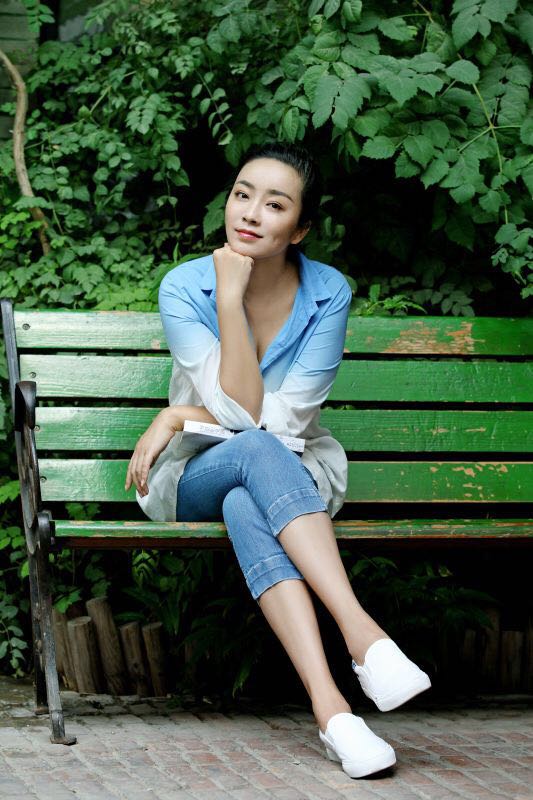 data-id="gnbisipb1s">娟子,1974年5月31日出生于中国,中国内地女编剧