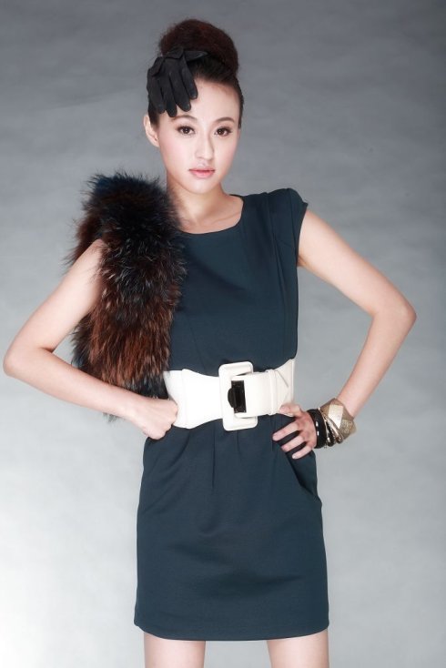 >李佳桐,原名李姝,1980年10月23日出生于浙江省湖州市,中国大陆女演员