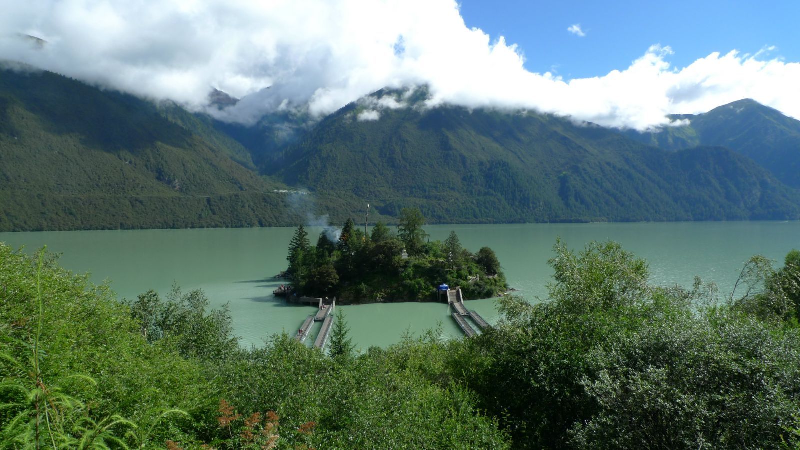  p> a target="_blank" href="/item/巴松措/4