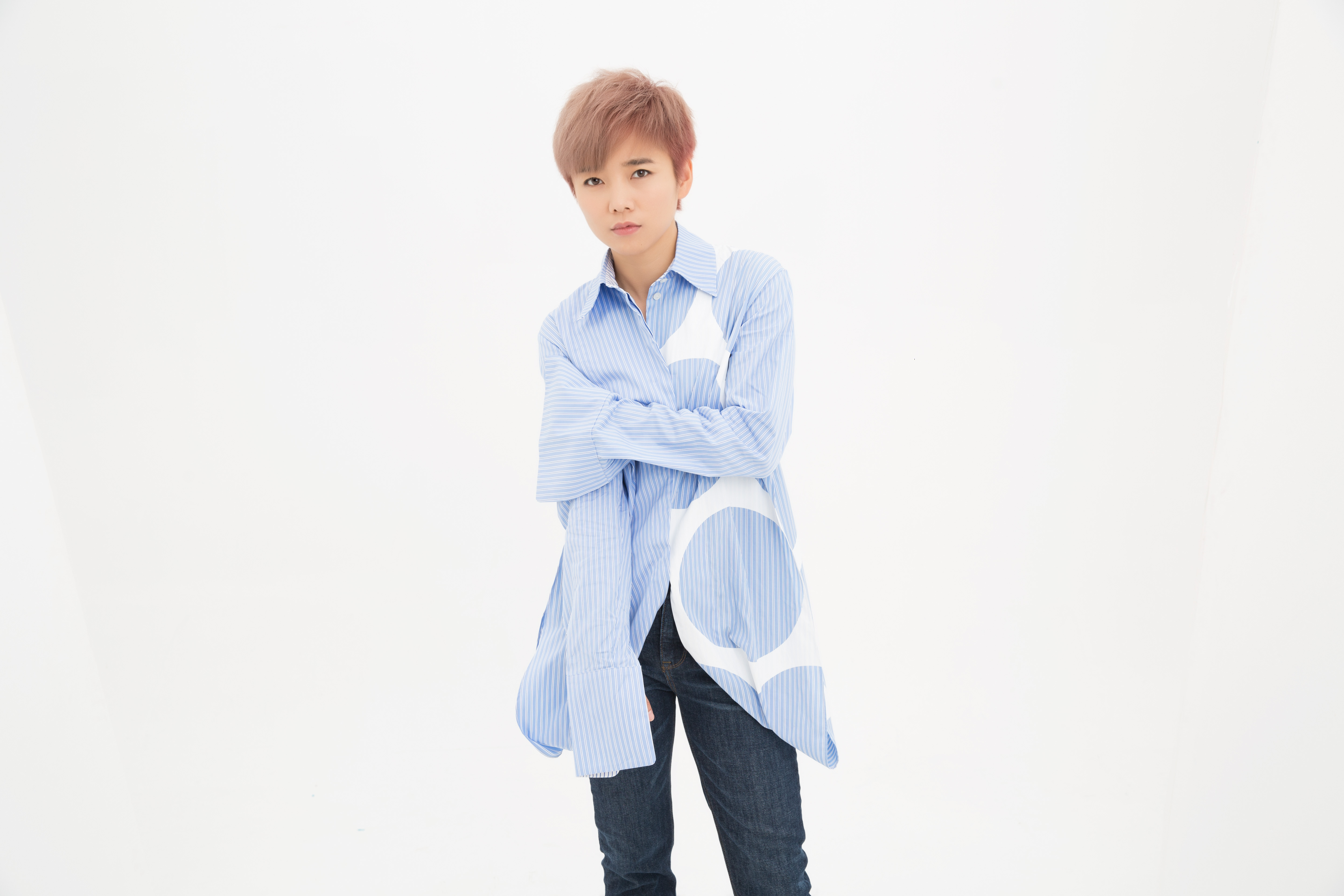  p>许飞,1985年11月11日出生于吉林省四平市梨树县,中国内地流行乐女