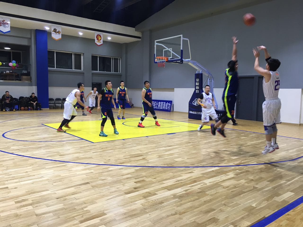 ">大连 /a>由一群热爱 a target="_blank" href="/item/篮球/123564"