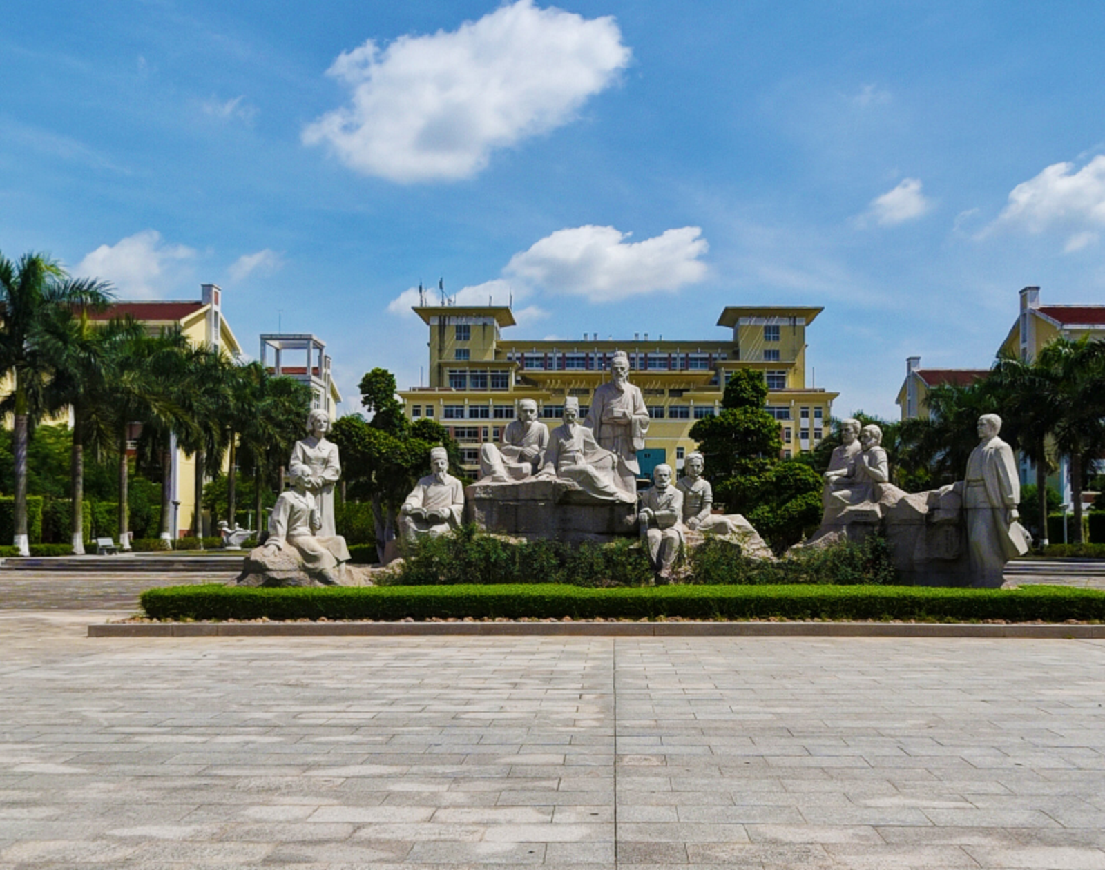  p>漳州卫生职业学院是福建省政府主管的全日制卫生职业学院.