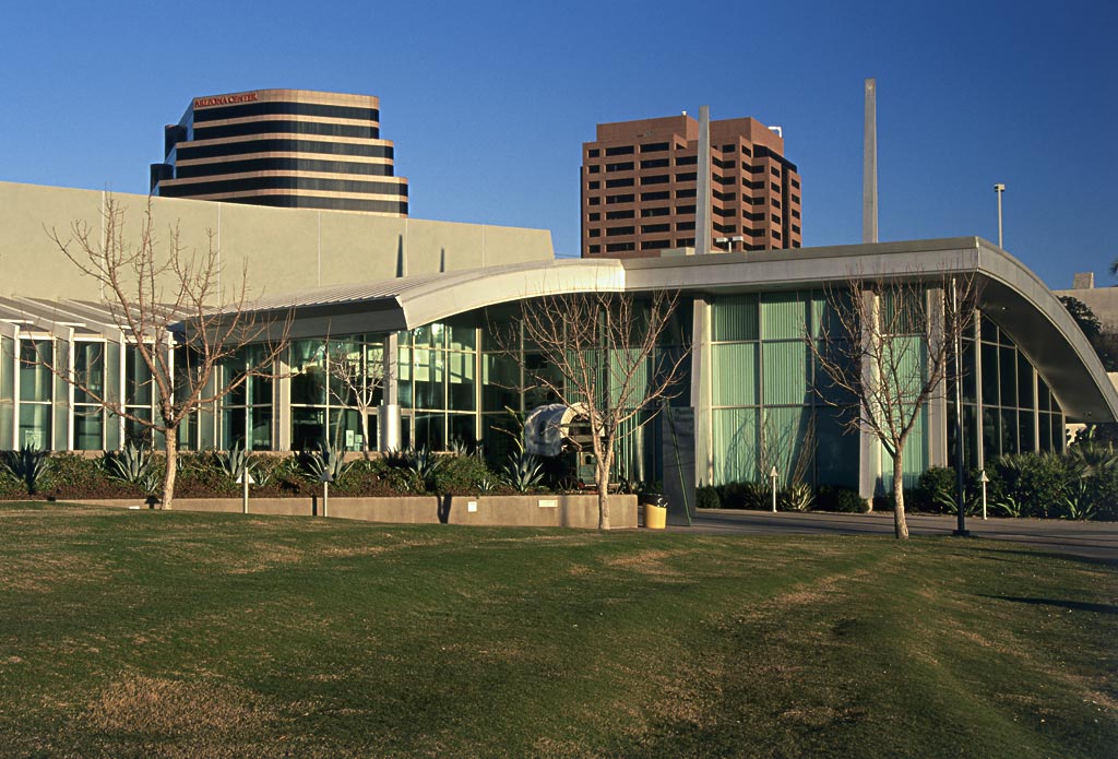  p>菲尼克斯,又译凤凰城(英语:phoenix),是美国 a href="#" data