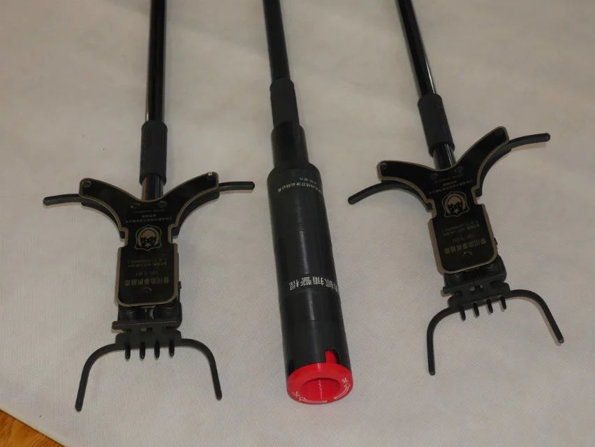  p>保安器材是指用于保安人员用于自卫的小型武器,用于制止犯罪分子