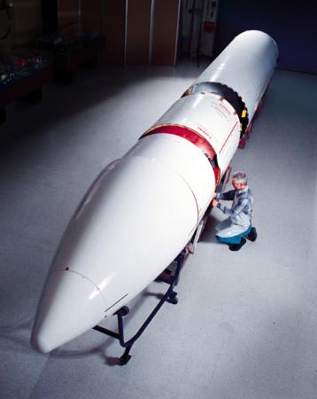  p> a target="_blank" href="/item/弹道">弹道 /a>导弹(ballistic