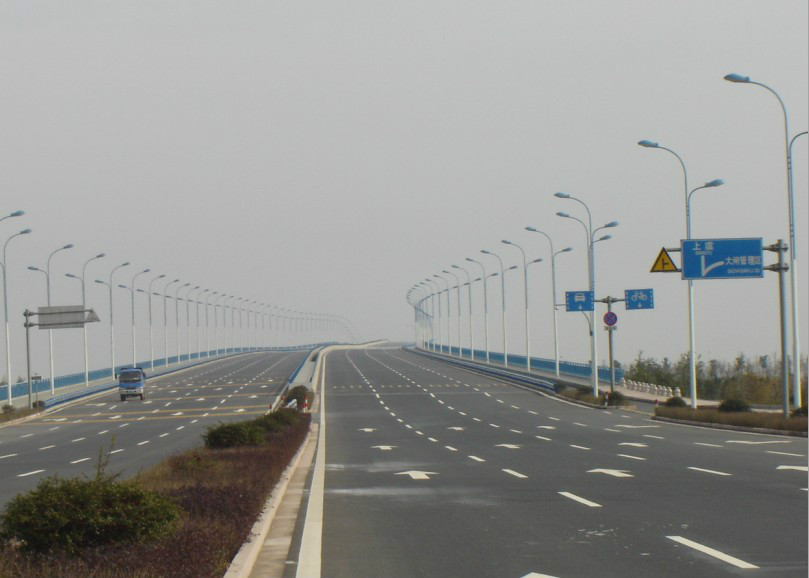  p>闸前大桥,位于曹娥江河口 a target="_blank" href="/item/曹娥江