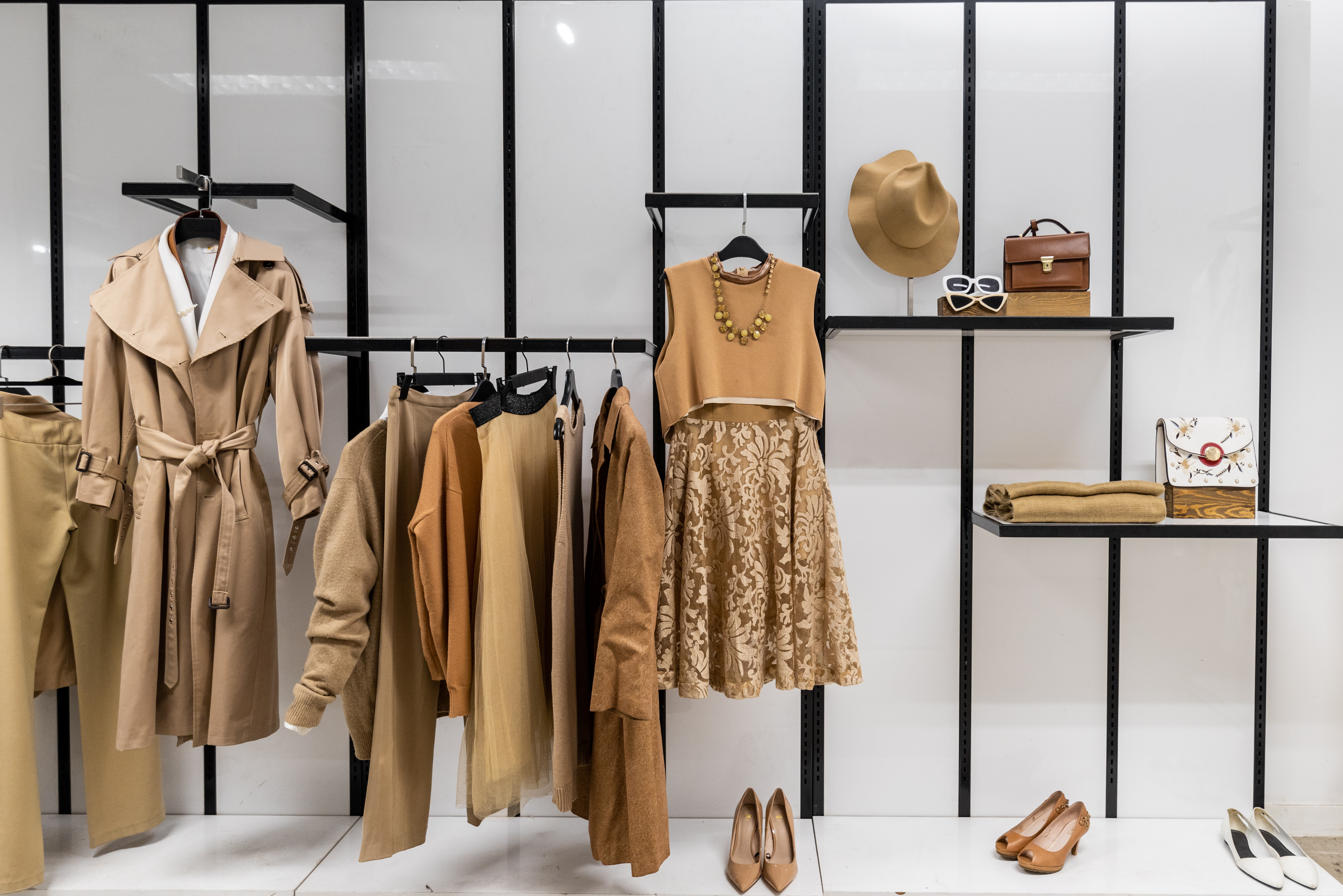 ">陈列设计 /a>就是通过视觉,运用各种道具,结合时尚文化及产品定位