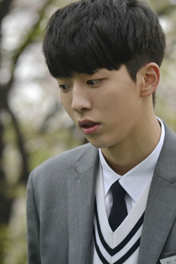  p>《who are you-学校2015》是韩国kbs于2015年4月27日起播出的月火