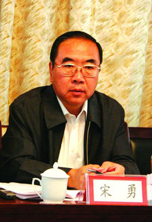 曾任盘锦市委副书记,朝阳市委书记,辽宁省人大常委会副主任. /p>