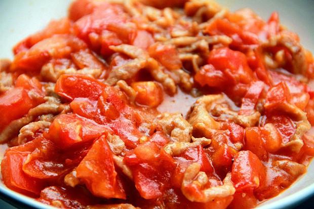  p>番茄炒肉是一道家常菜,主要原料有番茄,猪肉. /p>