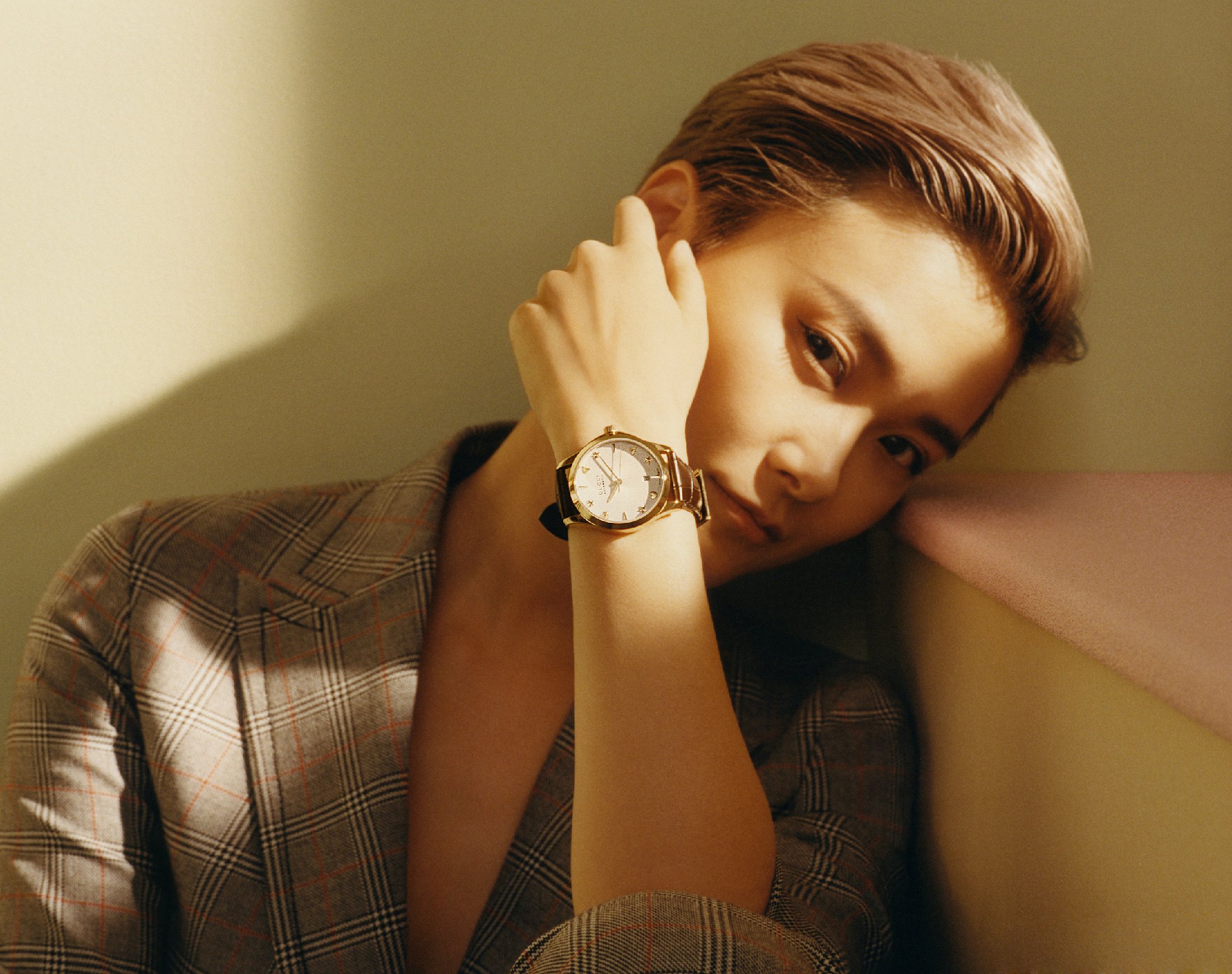  p>李宇春(chris lee),1984年3月10日出生于成都,中国流行女歌手,演员