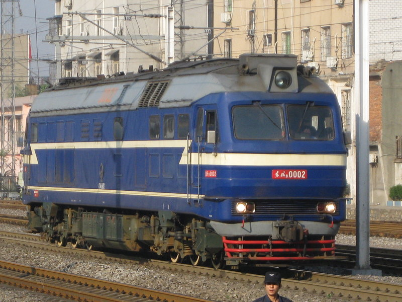 东风8型内燃机车