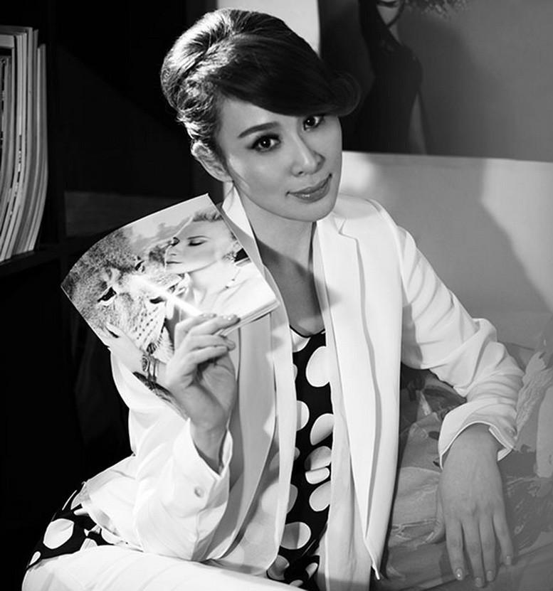  p>武莉( i>原名武小莉 /i>),中国内地影视女演员.