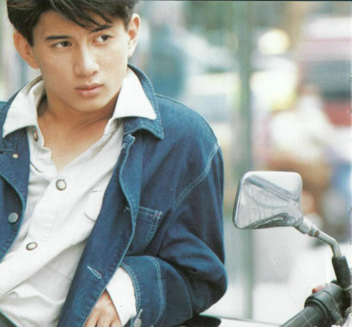 追风少年》是1992年08月21日 a target="_blank" href="/item/吴奇隆