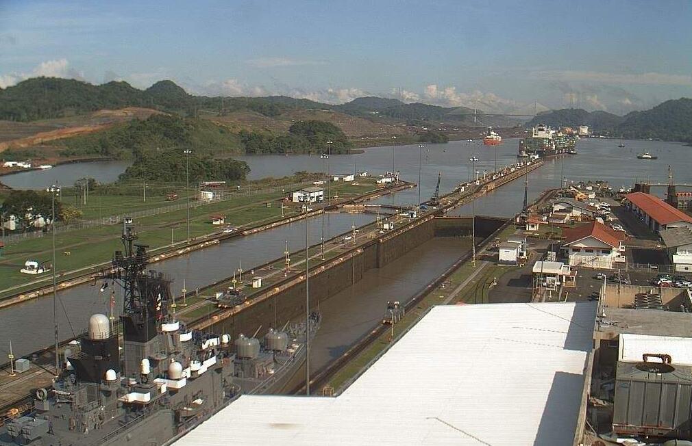  p>巴拿马运河(英语:panama canal;西班牙语:canal de panama)位于 a