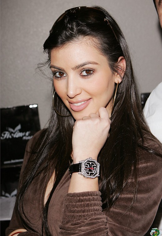  p>金·卡戴珊(kim kardashian),1980年10月21日出生于美国加利福尼亚