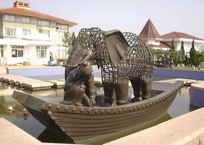 东海路雕塑一条街